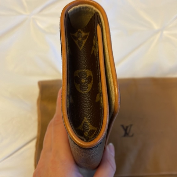 Louis Vuitton Pochette Twin GM M51852 Monogram Canvas Crossbody Bag - Picture 5 of 15